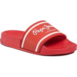 Klapki PEPE JEANS - Slider Logo Boys PBS70034 Red 255. Czerwone sandały chłopięce Pepe Jeans, z jeansu, bez zapięcia. Za 129,00 zł.