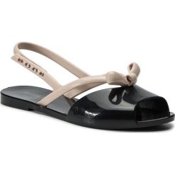 Sandały MELISSA - Ela Sandal Ad 32631 Black/Beige 51496. Czarne klapki damskie Melissa, bez wzorów, z tworzywa sztucznego, bez obcasa, na obcasie. Za 269,00 zł.