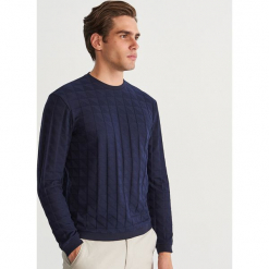 Bluza ze strukturalnej dzianiny - Granatowy. Niebieskie bluzy męskie Reserved, l, z dzianiny. Za 99,99 zł.