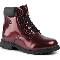Trapery FILA - Maverick F Mid Wmn 1010777.40L Rhubarb. Czerwone trapery damskie Fila, ze skóry ekologicznej, bez obcasa, bez zapięcia. W wyprzedaży za 209,00 zł.