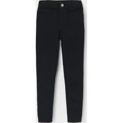 Spodnie jeansowe skinny fit - Czarny. Czarne spodnie damskie Reserved, bez wzorów, z jeansu. Za 49,99 zł.