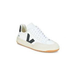 Buty Veja V-12. Białe trampki i tenisówki damskie marki Veja, bez wzorów, bez zapięcia. Za 509,00 zł.