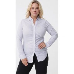 Biała Koszula Corinne. Białe bluzki damskie Born2be, xl, w kropki, eleganckie. Za 109,99 zł.