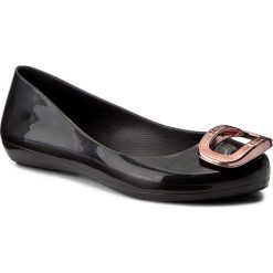 Baleriny ZAXY - Pop Charm Fem 81999 Black/Rose 90504. Czarne baleriny damskie Zaxy, bez wzorów, z tworzywa sztucznego, klasyczne, bez obcasa. W wyprzedaży za 99,00 zł.
