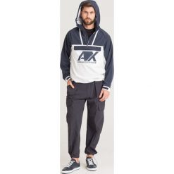 KURTKA Armani Exchange. Białe płaszcze męskie Armani Exchange, xxl, w paski, krótkie, z kapturem. Za 535,00 zł.