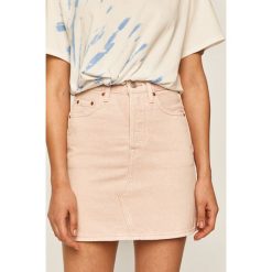 Levi's - Spódnica jeansowa. Różowe spódniczki damskie Levi's®, na co dzień, s, bez wzorów, z bawełny, casualowe, z podwyższonym stanem, mini, proste. W wyprzedaży za 249,90 zł.