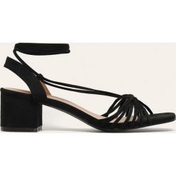 Answear - Sandały Lily Shoes. Czarne klapki damskie ANSWEAR, bez wzorów, z materiału, bez obcasa, na obcasie. W wyprzedaży za 59,90 zł.