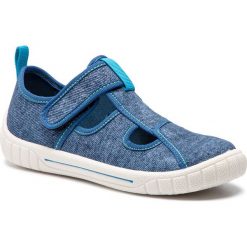 Kapcie SUPERFIT - 4-00272-80 S Blau. Niebieskie sandały chłopięce marki Superfit, z tworzywa sztucznego, bez zapięcia. Za 149,00 zł.