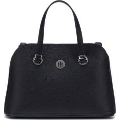 Tommy Hilfiger Core Medium Torebka Czarny. Czarne torebki klasyczne damskie TOMMY HILFIGER, w paski, z materiału, bez dodatków. Za 654,95 zł.