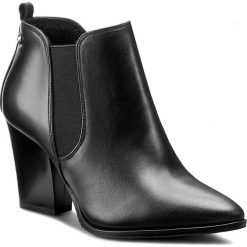 Botki SERGIO BARDI - Maura FW127279217MP 101. Czarne botki damskie na obcasie marki Sergio Bardi, z gumy, klasyczne, ze szpiczastym noskiem. W wyprzedaży za 249,00 zł.
