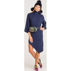 SUKIENKA Elisabetta Franchi. Niebieskie sukienki damskie Elisabetta Franchi, na imprezę, bez wzorów, z dzianiny, z golfem, bez rękawów, mini, asymetryczne. Za 829,50 zł.