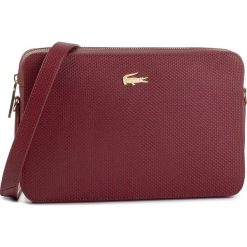Torebka LACOSTE - Square Crossover Bag NF2731CE Tawny Port C52. Czerwone listonoszki damskie Lacoste, ze skóry, klasyczne. W wyprzedaży za 499,00 zł.