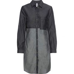 Sukienka szmizjerka dżinsowa dwukolorowa bonprix czarny denim. Czarne sukienki damskie bonprix, bez wzorów, z denimu, bez kołnierzyka, bez rękawów, szmizjerki. Za 99,99 zł.
