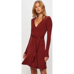 Vero Moda - Sukienka. Czarne sukienki damskie Vero Moda, na co dzień, s, bez wzorów, z poliesteru, casualowe, bez kołnierzyka, z długim rękawem, długie, mini, proste. Za 169,90 zł.