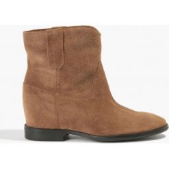 Brązowe botki Alegra. Brązowe botki damskie marki Badura. Za 375,99 zł.