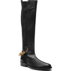 Oficerki STUART WEITZMAN - Chain YL96105 Pitch Black Manet. Czarne buty zimowe damskie marki Stuart Weitzman, ze skóry. Za 4289,00 zł.