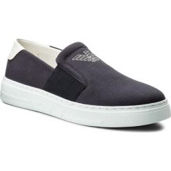 Tenisówki EMPORIO ARMANI - X4X227 XL194 A138 Night/Optical White. Niebieskie półbuty męskie marki Emporio Armani, na co dzień, bez wzorów, z gumy, bez zapięcia. W wyprzedaży za 409,00 zł.