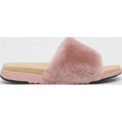 Emu Australia - Klapki Robe. Szare klapki damskie EMU Australia, bez wzorów, z wełny, bez obcasa. W wyprzedaży za 219,90 zł.
