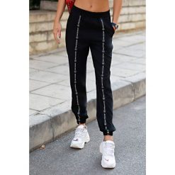 Spodnie sportowe BANDANA BLACK. Czarne spodnie damskie IVET. W wyprzedaży za 59,00 zł.