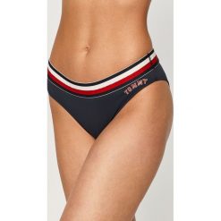 Tommy Hilfiger - Stringi. Niebieskie majtki damskie TOMMY HILFIGER, s, z nadrukiem, z elastanu. W wyprzedaży za 69,90 zł.