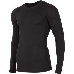 Longsleeve treningowy męski TSMLF401 - GŁĘBOKA CZERŃ. Koszulki męskie 4f, s, bez wzorów, bez kołnierzyka. W wyprzedaży za 39,99 zł.