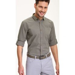 KOSZULA DŁUGI RĘKAW MĘSKA REGULAR FIT. Szare koszule męskie Top Secret, na lato, m, z bawełny, z długim rękawem. Za 39,99 zł.