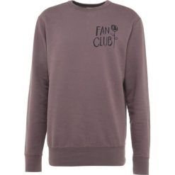 Wood Wood HUGH Bluza purple. Fioletowe bluzy męskie marki Wood Wood, s, z bawełny. Za 589,00 zł.