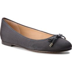 Baleriny CLARKS - Grace Lily 261350764 Dark Grey. Szare baleriny damskie marki Clarks, ze skóry ekologicznej. W wyprzedaży za 279,00 zł.