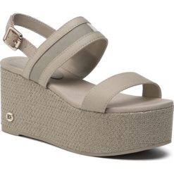 Espadryle TOMMY HILFIGER - TH Round Hardware Flatform FW0FW04354 Cobblestone PBC. Brązowe espadryle damskie TOMMY HILFIGER, bez wzorów, ze skóry ekologicznej, bez obcasa. W wyprzedaży za 229,00 zł.