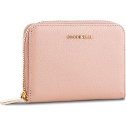 Duży Portfel Damski COCCINELLE - DW5 Metallic Soft E2 DW5 11 02 01 Pivoine P08. Czerwone portfele damskie Coccinelle, ze skóry. Za 449,90 zł.