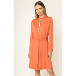Sukienka koszulowa Calvin Klein Belted Placket K20K201719. Czarne sukienki damskie Calvin Klein, na co dzień, bez wzorów, z poliesteru, z koszulowym kołnierzykiem, bez rękawów, proste. W wyprzedaży za 519,00 zł.