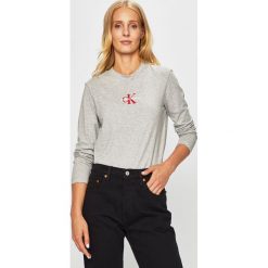 Calvin Klein Jeans - Longsleeve. Szare bluzki damskie Calvin Klein Jeans, s, z aplikacjami, z bawełny, z okrągłym kołnierzem. W wyprzedaży za 159,90 zł.