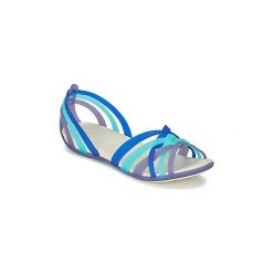 Sandały Crocs HUARACHE FLAT. Niebieskie rzymianki damskie Crocs. Za 153,30 zł.