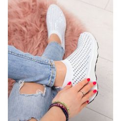 Buty sportowe damskie N/M LG27 Białe. Białe buty sportowe damskie N/M, bez wzorów, z tkaniny, sportowe. Za 79,00 zł.