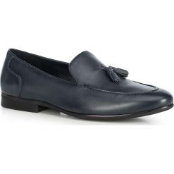 Buty męskie. Pomarańczowe mokasyny męskie Wittchen, ze skóry, eleganckie. W wyprzedaży za 259,90 zł.