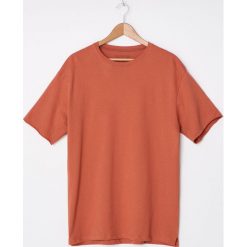 T-shirt basic - Czerwony. Czerwone t-shirty damskie House, s, bez wzorów, bez kołnierzyka. W wyprzedaży za 19,99 zł.