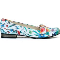Kolorowe baleriny lordsy - skóra naturalna - model 025 - kolor kwiatek. Szare baleriny damskie Zapato, bez wzorów, z jeansu, eleganckie, na niskim obcasie, na obcasie. W wyprzedaży za 173,40 zł.