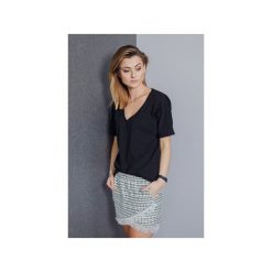 T-shirt Basic Black. Czarne t-shirty damskie Hello rabbit, bez wzorów, z bawełny, z dekoltem na plecach. Za 129,00 zł.
