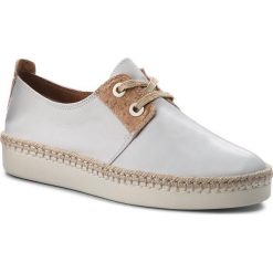 Espadryle TAMARIS - 1-23613-20 Wht Lea/Natura 176. Białe tomsy damskie Tamaris, ze skóry, na płaskiej podeszwie. W wyprzedaży za 189,00 zł.