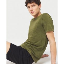 O'Neill Essentials Koszulka Zielony. Zielone podkoszulki męskie O'Neill, m, bez wzorów, z bawełny, bez kołnierzyka, krótkie. Za 102,95 zł.