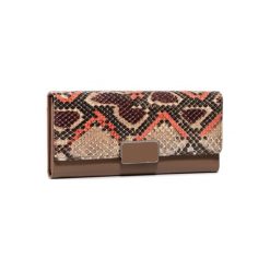 PORTFEL ACCCESSORIES 1W1-020-SS20 Brązowy. Pomarańczowe portfele damskie ACCCESSORIES, bez wzorów, ze skóry ekologicznej. Za 39,99 zł.