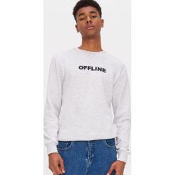 Bluza z napisem - Jasny szary. Szare bluzy męskie House, s, z napisami, bez kołnierzyka, bez rękawów, bez kaptura. Za 69,99 zł.