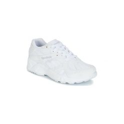 Buty Reebok Classic AZTREK. Białe trampki i tenisówki damskie Reebok Classic, bez wzorów, bez zapięcia. Za 399,00 zł.