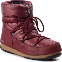 Śniegowce MOON BOOT - Low Nylon Wp 24006200008 Port Royale. Czerwone kozaki damskie marki Moon Boot, na zimę, ze skóry ekologicznej, bez zapięcia. W wyprzedaży za 389,00 zł.