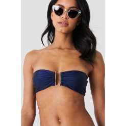 NA-KD Swimwear Błyszcząca góra bikini z metalowym detalem - Blue,Navy. Niebieskie bikini NA-KD Swimwear. Za 40,95 zł.