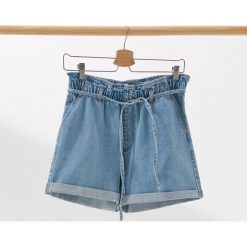 Jeansowe szorty paperbag - Niebieski. Niebieskie szorty damskie House, s, bez wzorów, z jeansu. W wyprzedaży za 39,99 zł.
