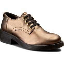 Półbuty GUESS - Zoe FLZOE4 LEM13 BRONZE. Żółte półbuty damskie marki Guess, z aplikacjami, ze skóry, bez obcasa, na obcasie, bez zapięcia. W wyprzedaży za 409,00 zł.