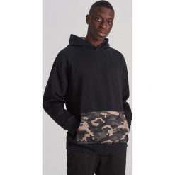 Bluza kangurka z kapturem - Czarny. Czarne bluzy męskie Reserved, s, bez wzorów, z kapturem, bez rękawów, z kapturem. Za 129,99 zł.