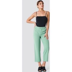 NA-KD Classic Luźne spodnie garniturowe - Green. Zielone spodnie damskie NA-KD Classic. Za 121,95 zł.