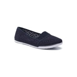 NYLON RED WSJD202-1. Czerwone trampki i tenisówki damskie Nylon Red, bez wzorów, z nylonu, bez zapięcia. Za 39,99 zł.